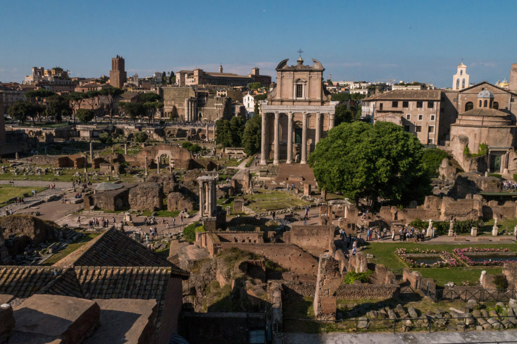 Melakukan Perjalanan Spiritual di Roma2